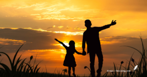 Có người chờ con trên ghế đá trước nhà