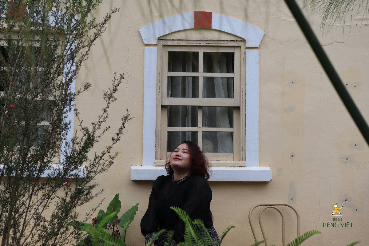 Viết cho anh từ Đà Lạt thiếu một bàn tay đan