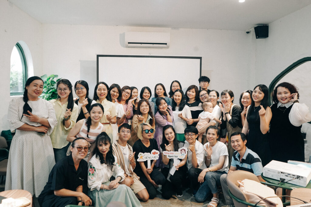 Cuộc thi viết truyện ngắn 2025 của Yêu lại tiếng Việt diễn ra từ ngày 01/09/2025 đến hết ngày 30/06/2026. Chủ đề: Muôn mặt gia đình. Độ dài: 2000 - 5000 từ.